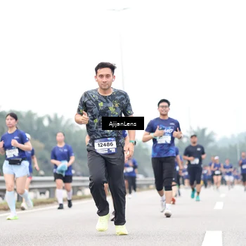Runner Photo 7412684