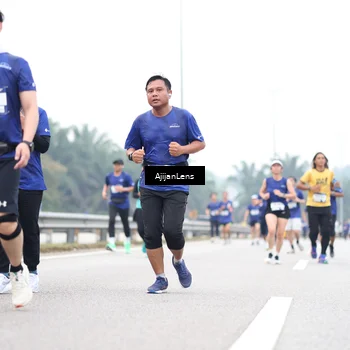Runner Photo 7412747
