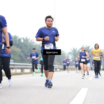 Runner Photo 7412754