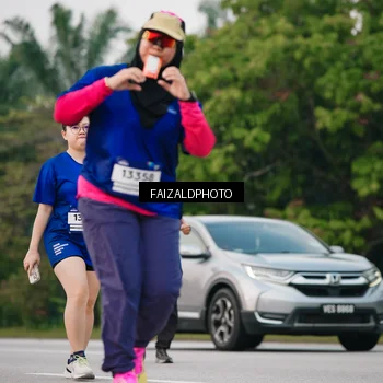 Runner Photo 7412760