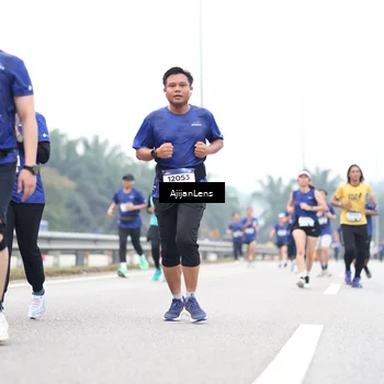 Runner Photo 7412765