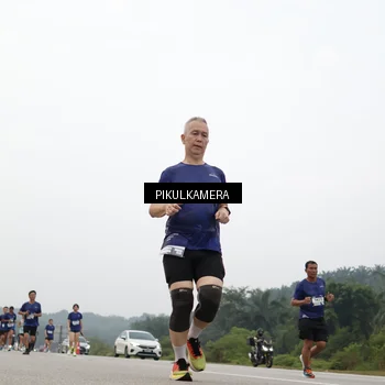 Runner Photo 7412769