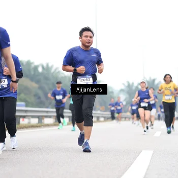 Runner Photo 7412788
