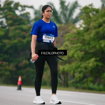 Runner Photo 7412810