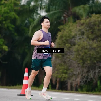 Runner Photo 7412875