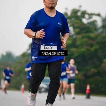 Runner Photo 7412881
