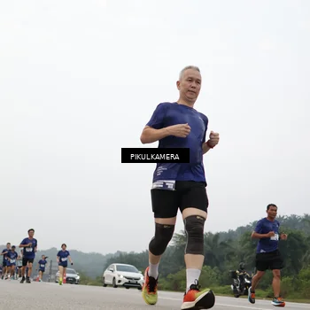Runner Photo 7412883