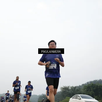 Runner Photo 7412933