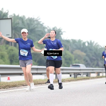Runner Photo 7412937