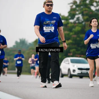 Runner Photo 7412942