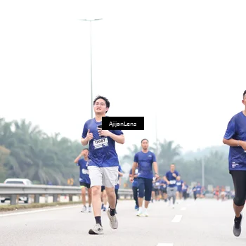 Runner Photo 7412960