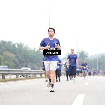 Runner Photo 7412977