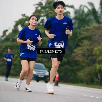 Runner Photo 7412981