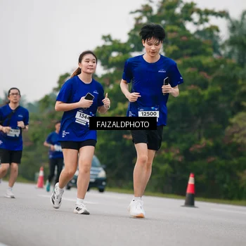 Runner Photo 7412987