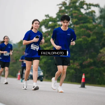 Runner Photo 7412993