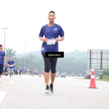 Runner Photo 7413004