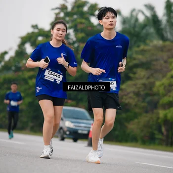 Runner Photo 7413015