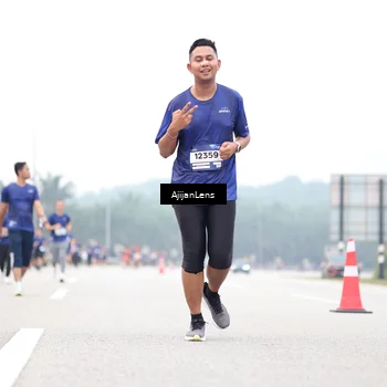 Runner Photo 7413018