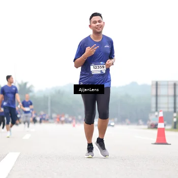 Runner Photo 7413025