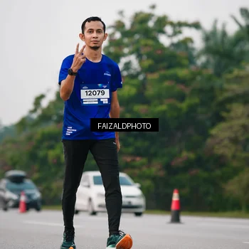 Runner Photo 7413038