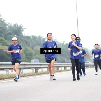 Runner Photo 7413074