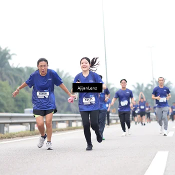 Runner Photo 7413092