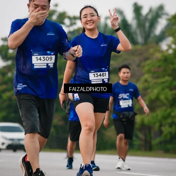 Runner Photo 7413103