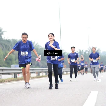 Runner Photo 7413123