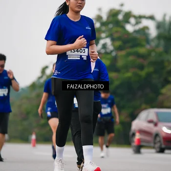 Runner Photo 7413125