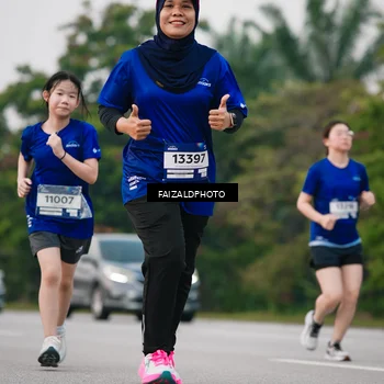 Runner Photo 7413194