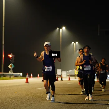 Runner Photo 7413236