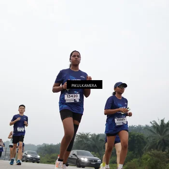 Runner Photo 7413268