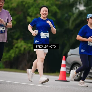 Runner Photo 7413297