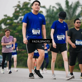 Runner Photo 7413315