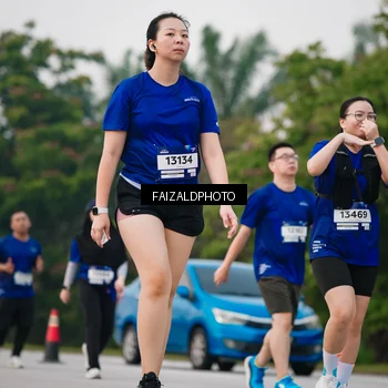 Runner Photo 7413341