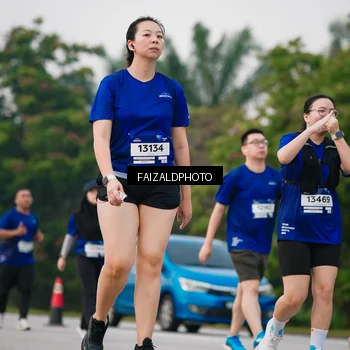 Runner Photo 7413345