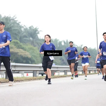 Runner Photo 7413358