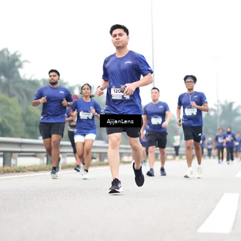 Runner Photo 7413364