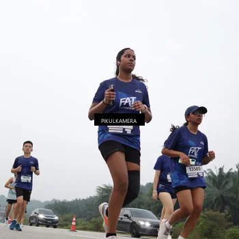 Runner Photo 7413369