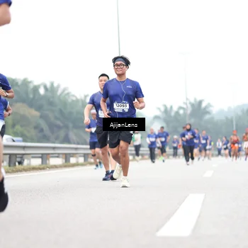 Runner Photo 7413389