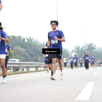 Runner Photo 7413400