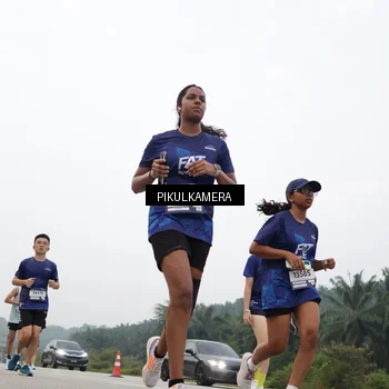 Runner Photo 7413406