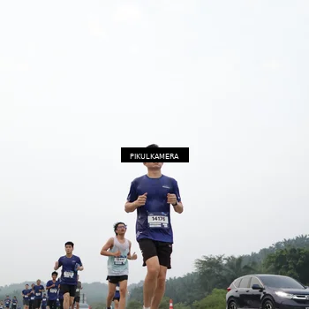 Runner Photo 7413425