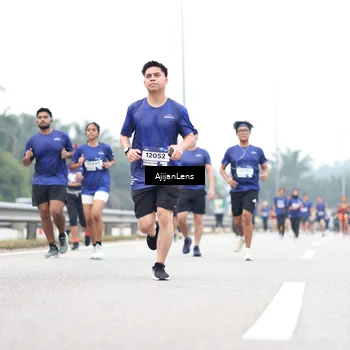 Runner Photo 7413437