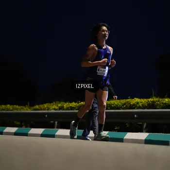 Runner Photo 7413444