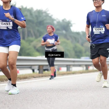 Runner Photo 7413449