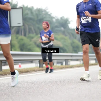 Runner Photo 7413457