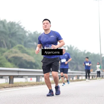 Runner Photo 7413461