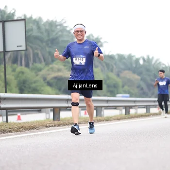 Runner Photo 7413474