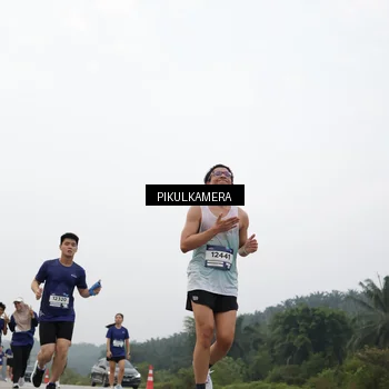 Runner Photo 7413483